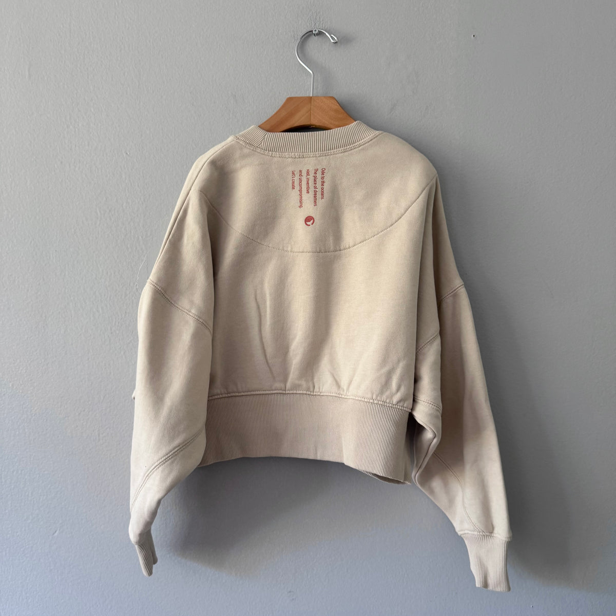 Ocean Laundry / Beige sweatshirt / 7-8Y