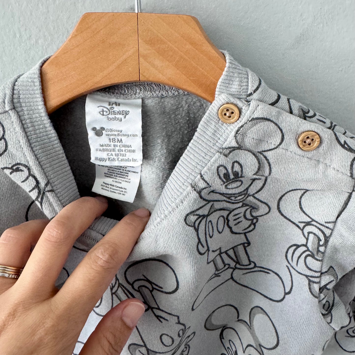 Disney / Light grey sweatshirt / 18M