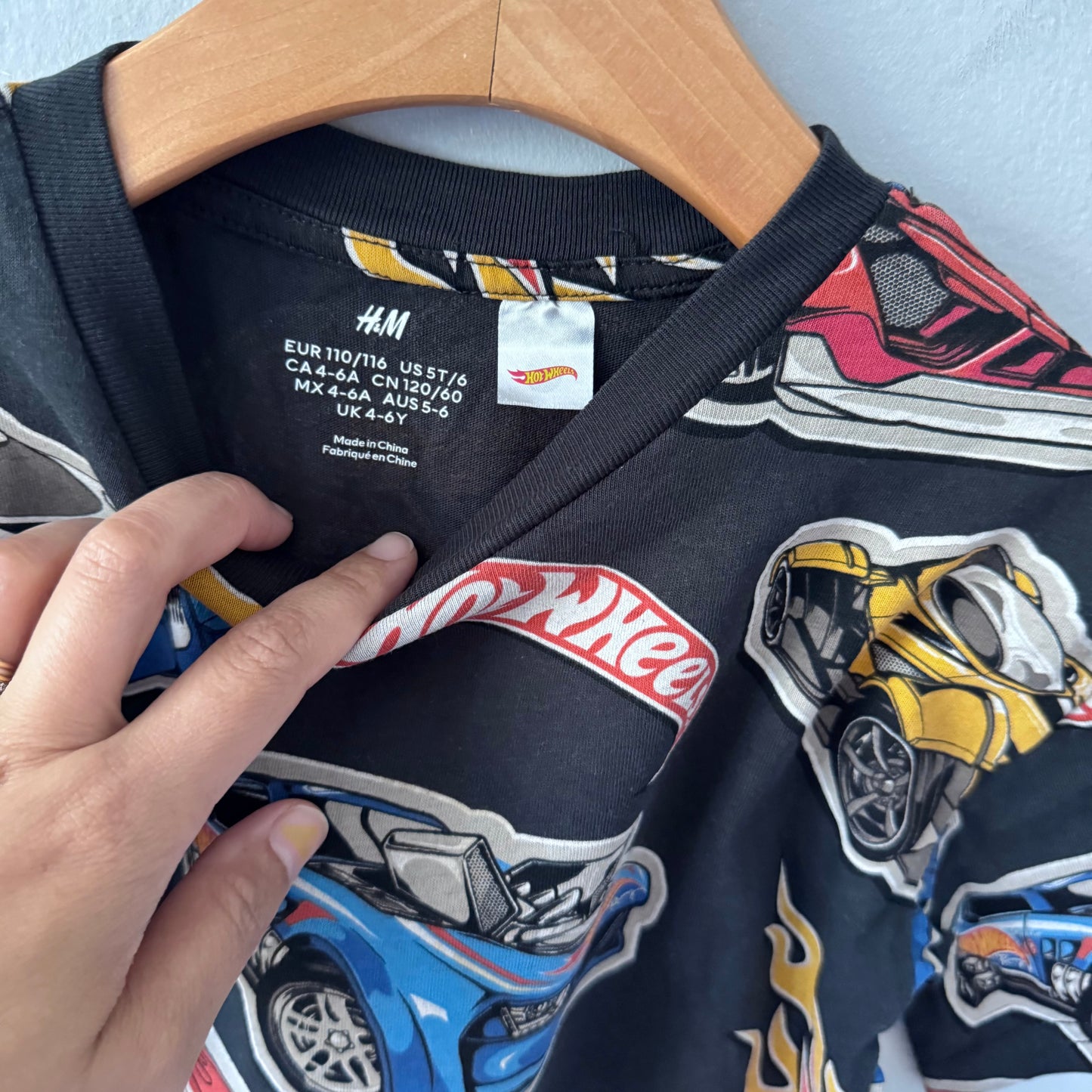Hotwheels / Dark grey T-shirt / 4-6Y