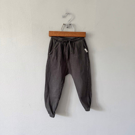 H&M /  Dark grey sweatpants / 2-3Y