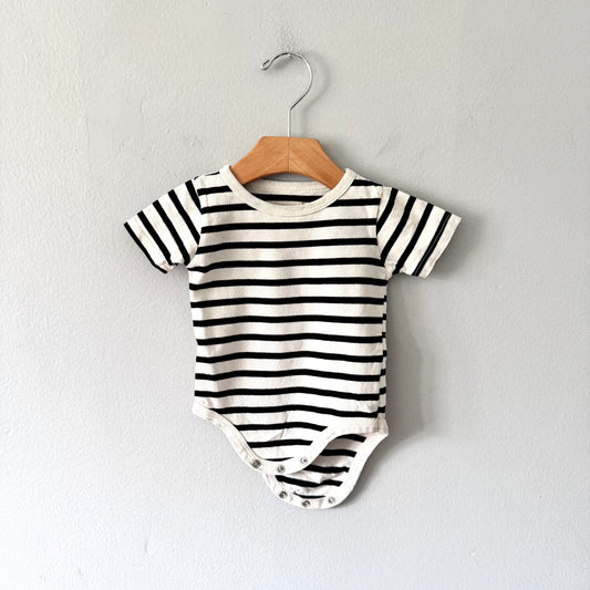 Mini mioche / White black stripe onesie / 3-6M - 2 Available