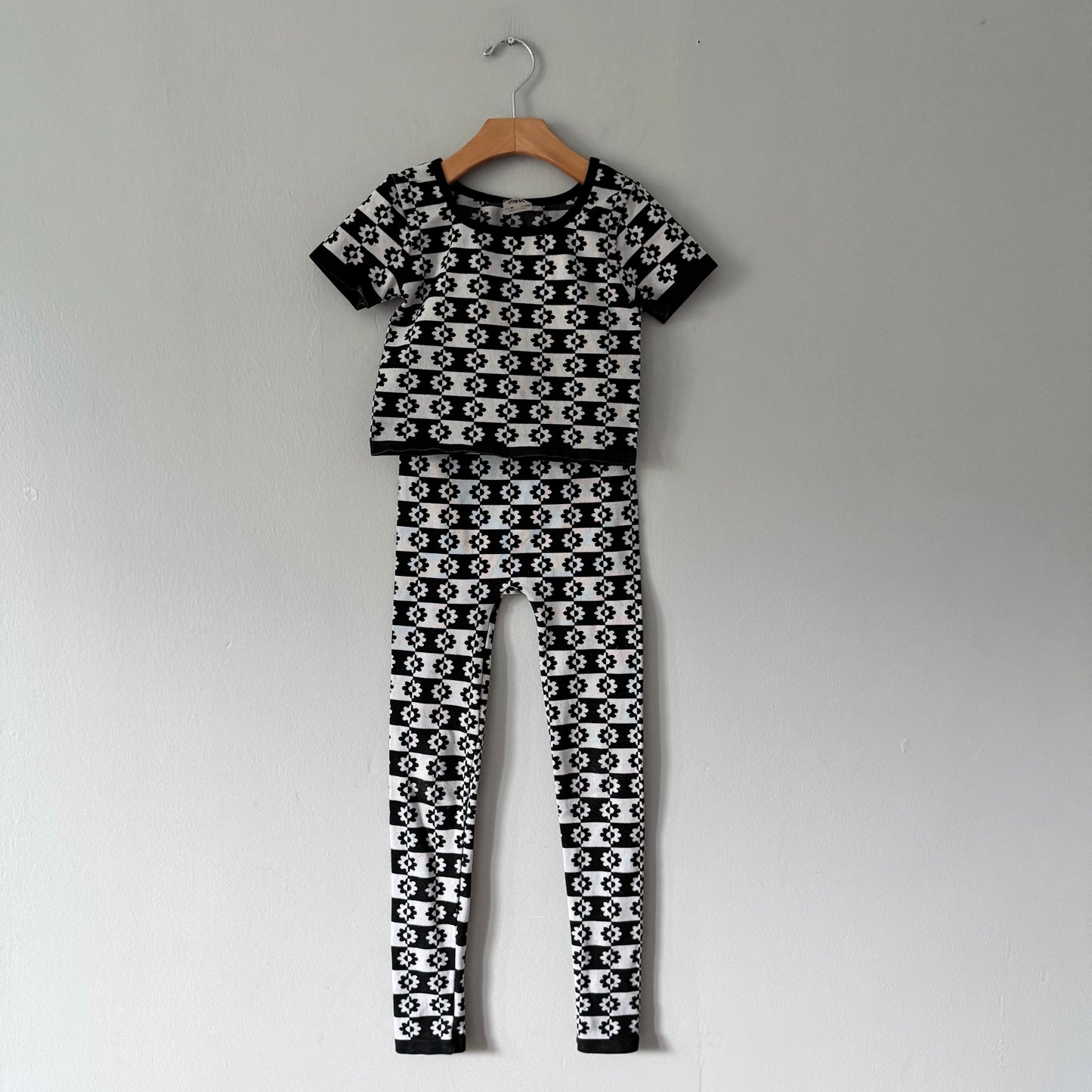Zara / White x black floral set up / 10Y(140cm)