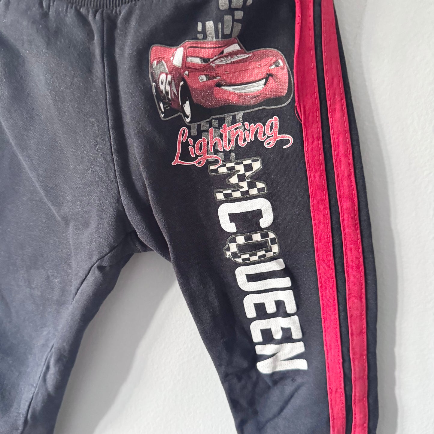 Disney / Cars	Black x red sweatpants / 3-4Y