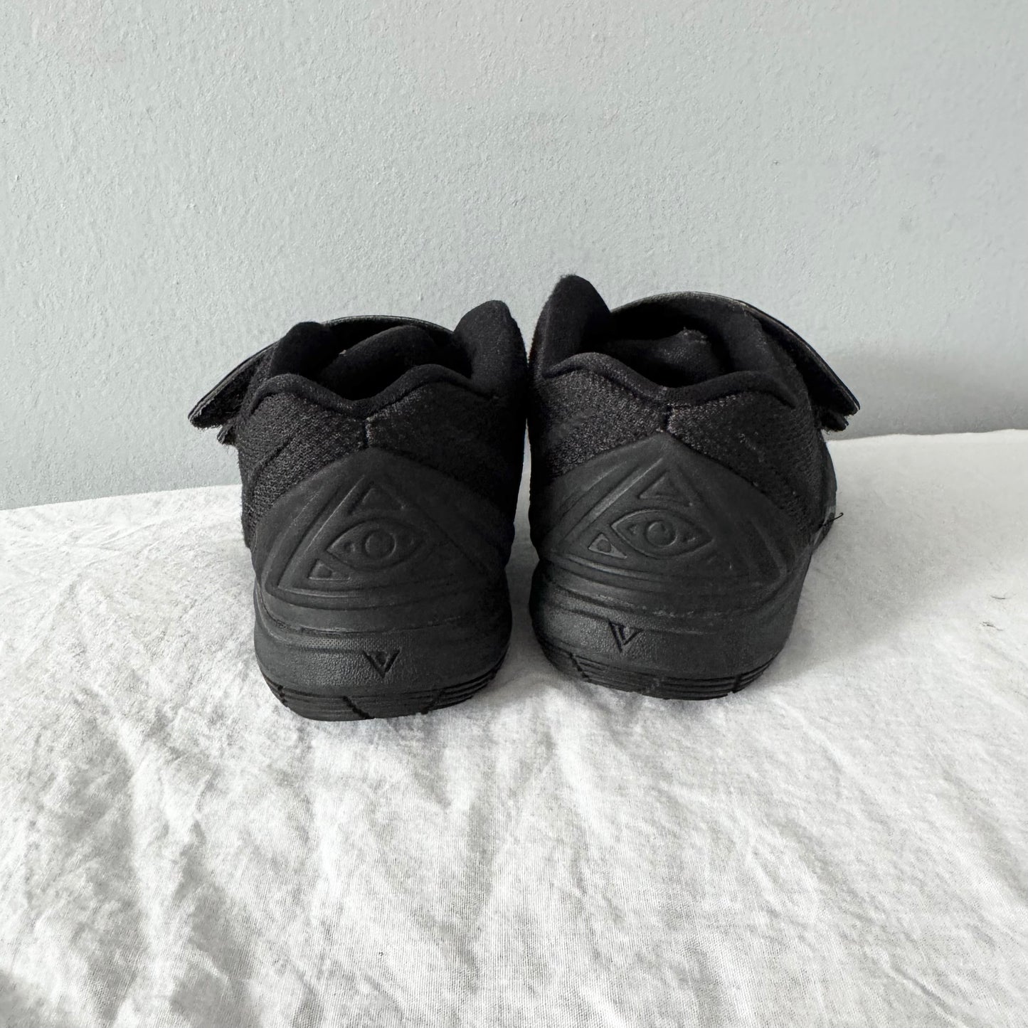 Nike / Kyrie / Running Shoes / US10