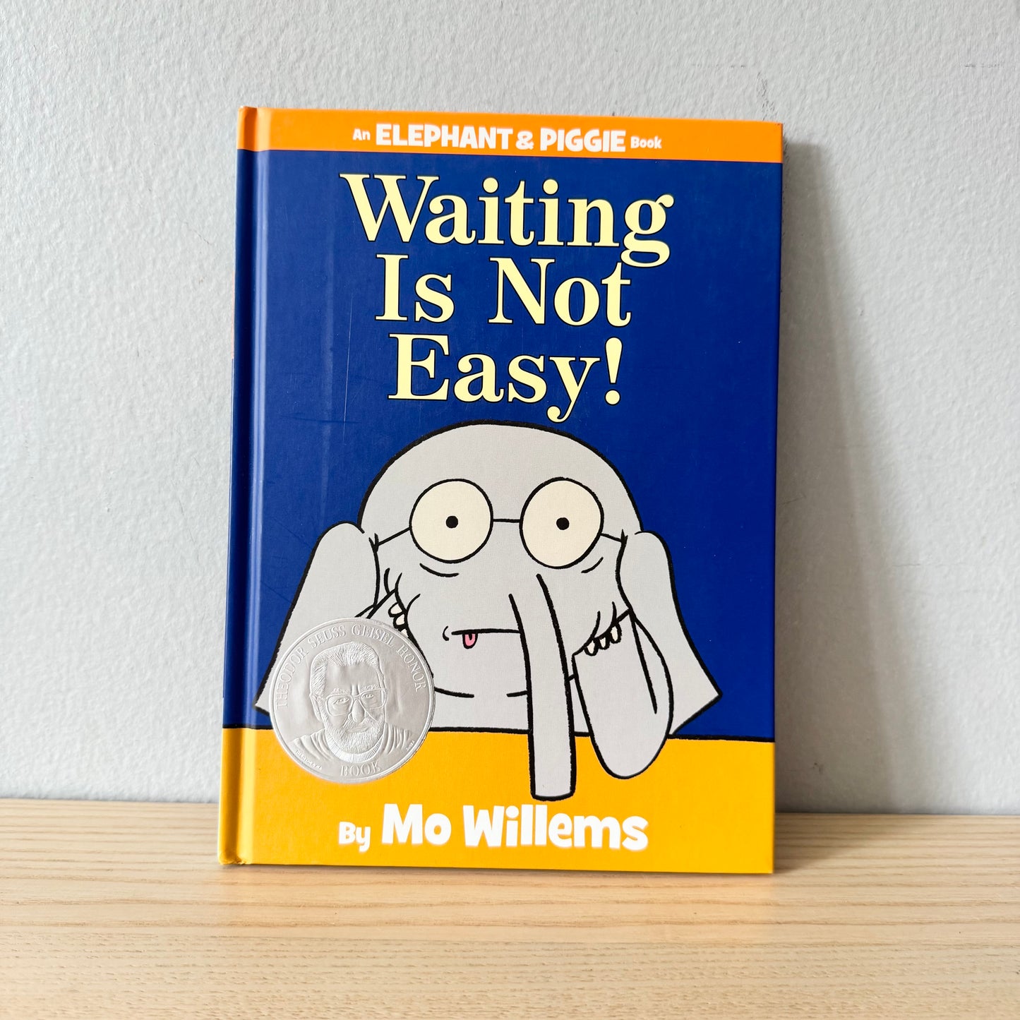 Waiting Is Not Easy! / Mo Willems