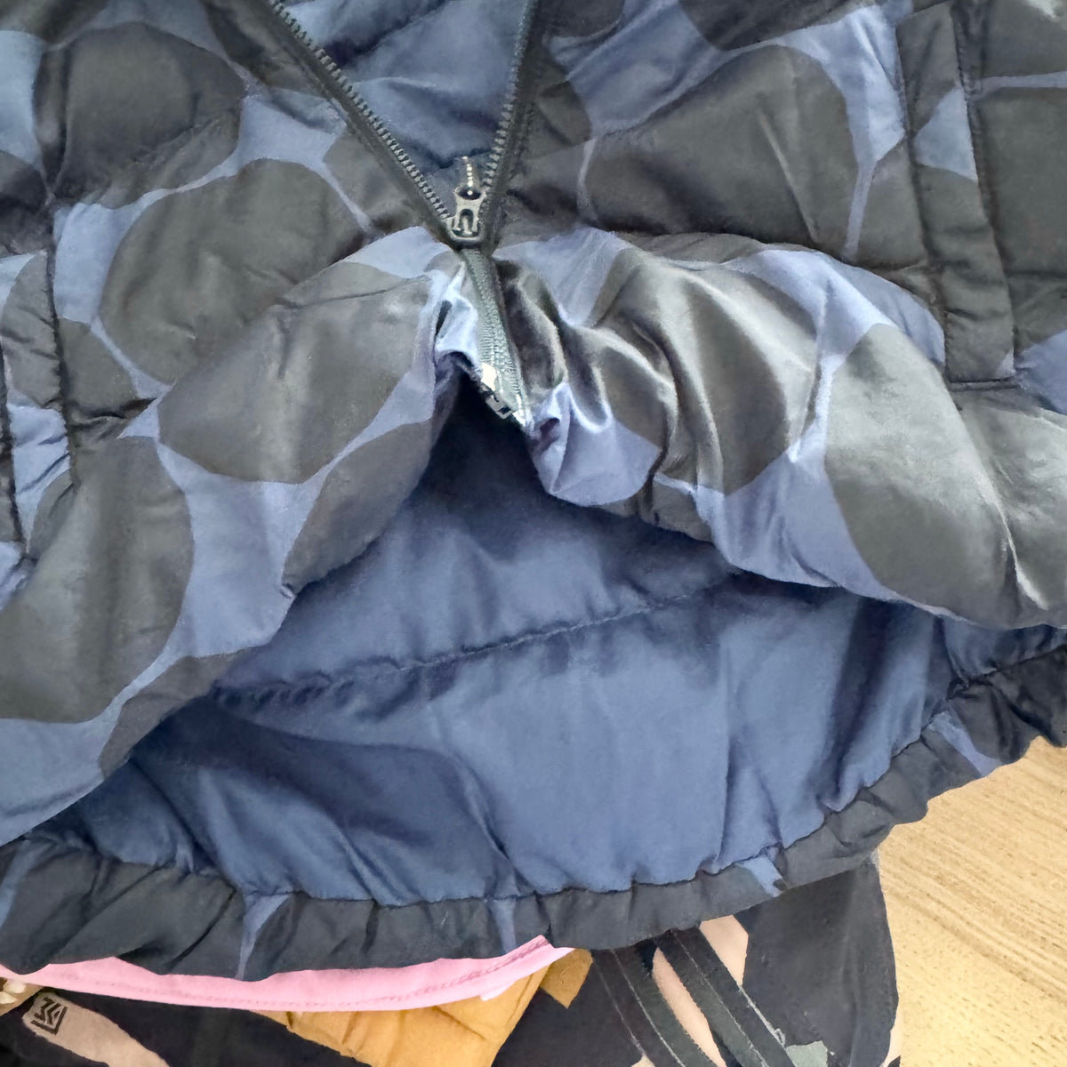 Uniqlo / Dots puffer jacket / 4Y