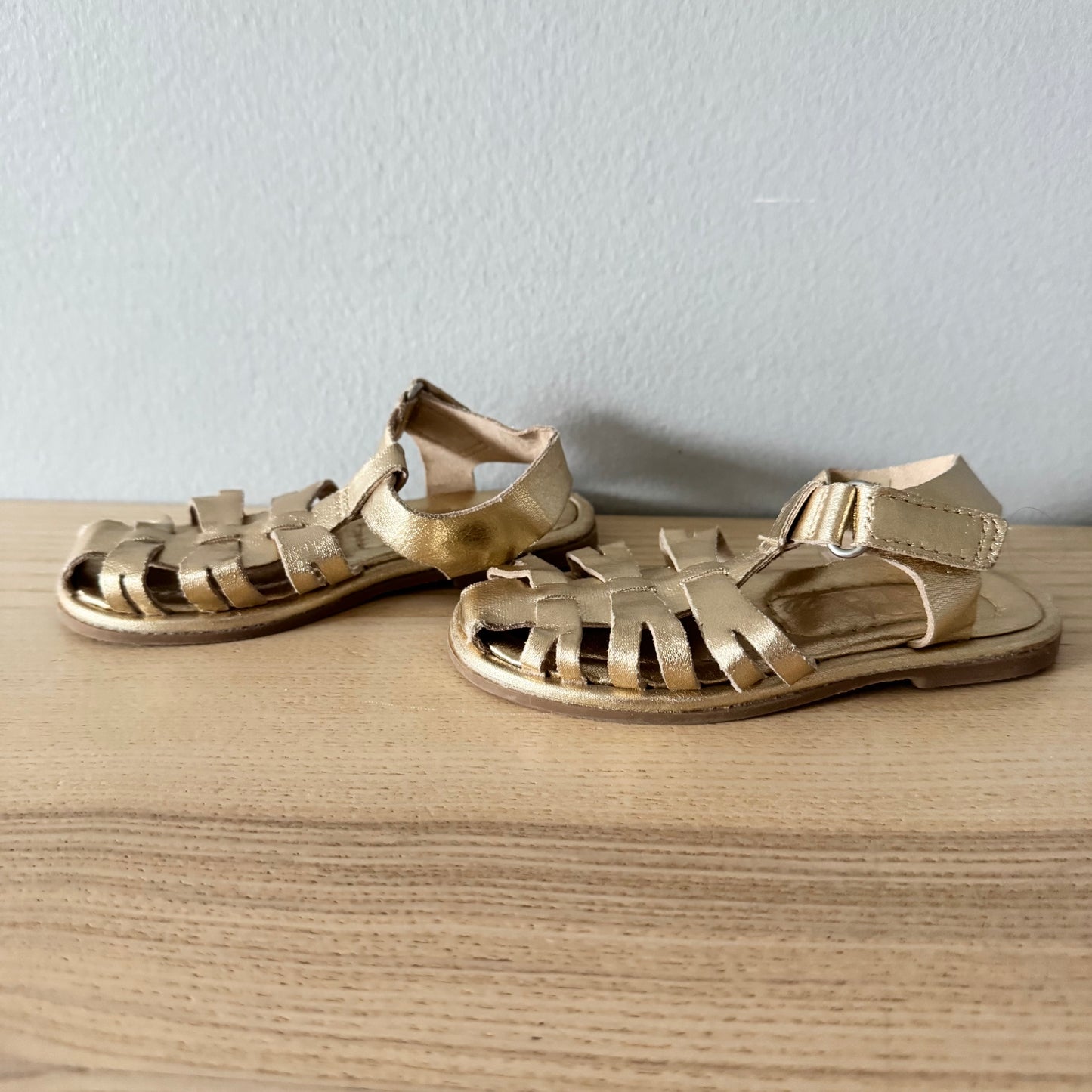 Zara / Sandales dorées / 22 (US 5.5)
