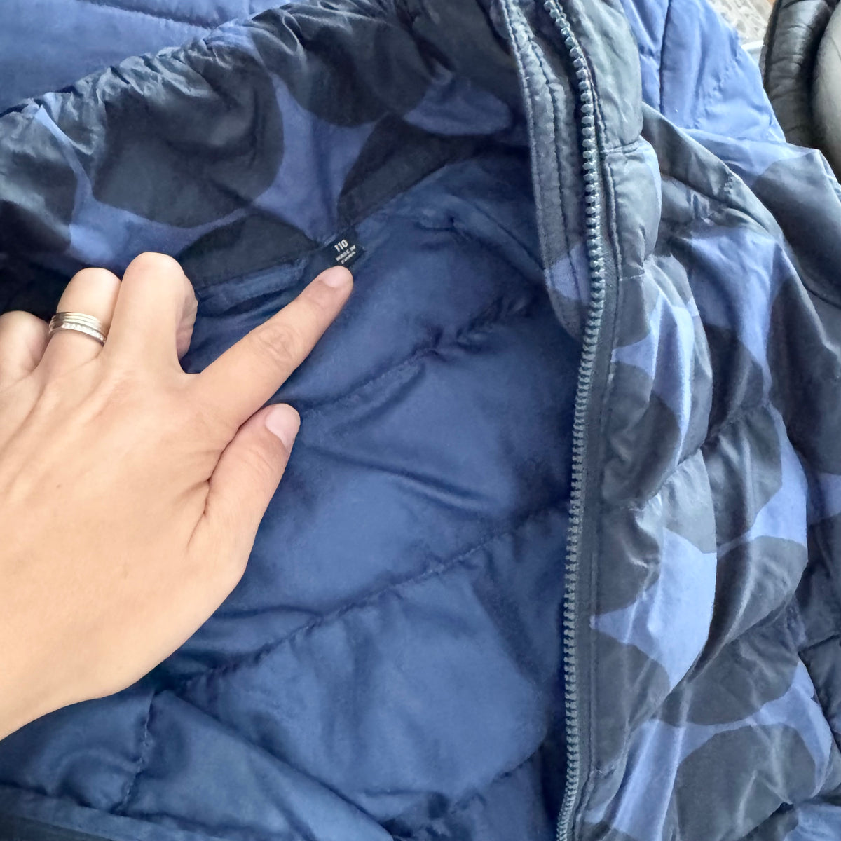 Uniqlo / Dots puffer jacket / 4Y