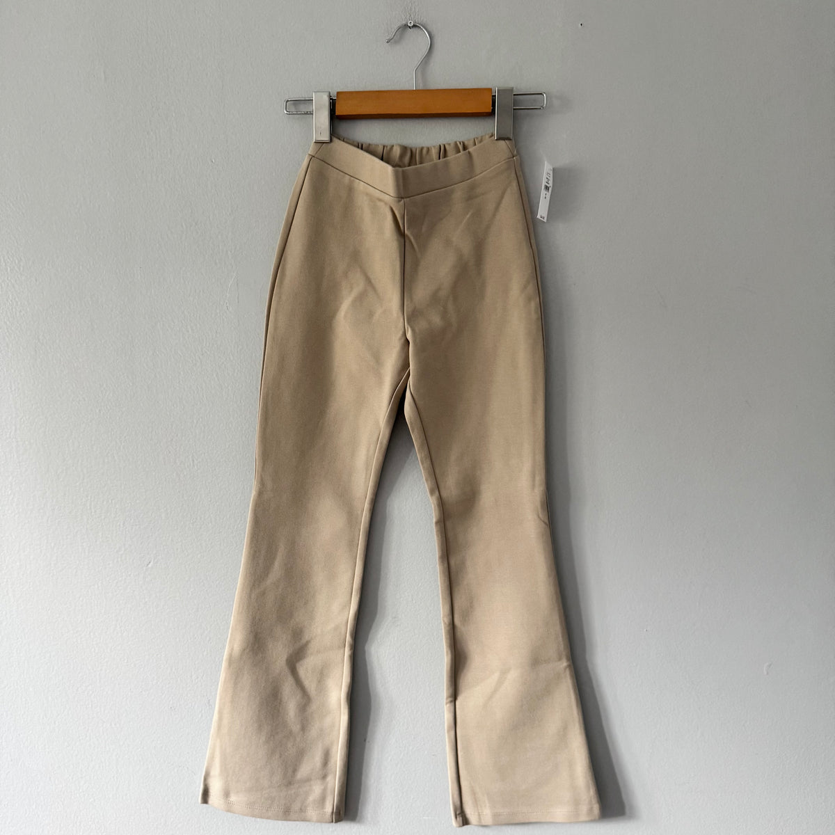 Gap / Beige soft pants / 8Y - New with tag