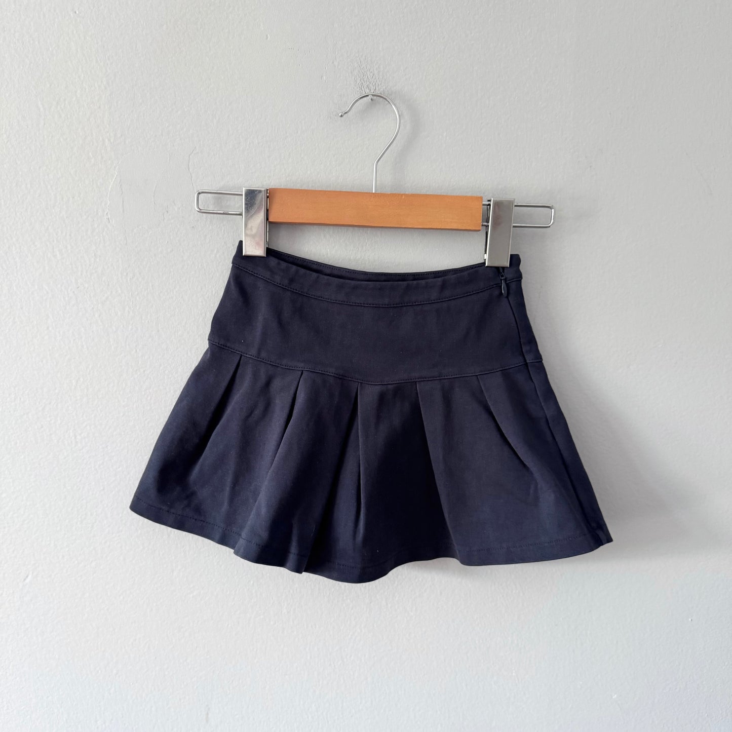 Gap / Navy skirt / 4-5Y
