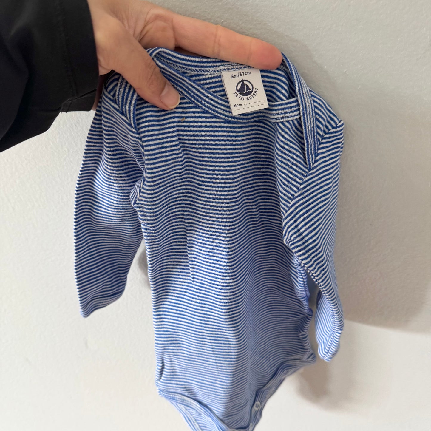 Petit Bateau / White x blue onesie x 3 / 6M