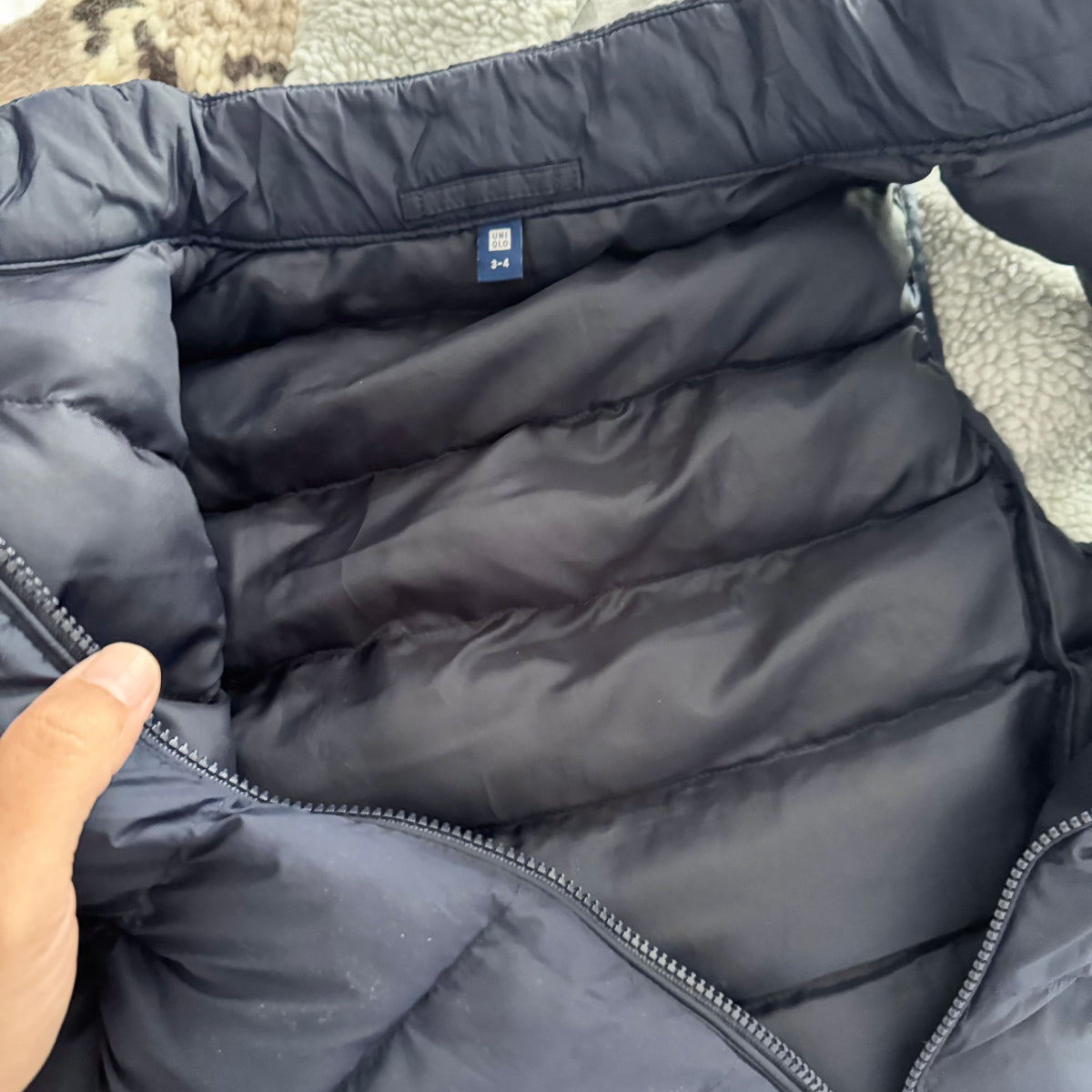Uniqlo / Navy puffer vest / 3-4Y