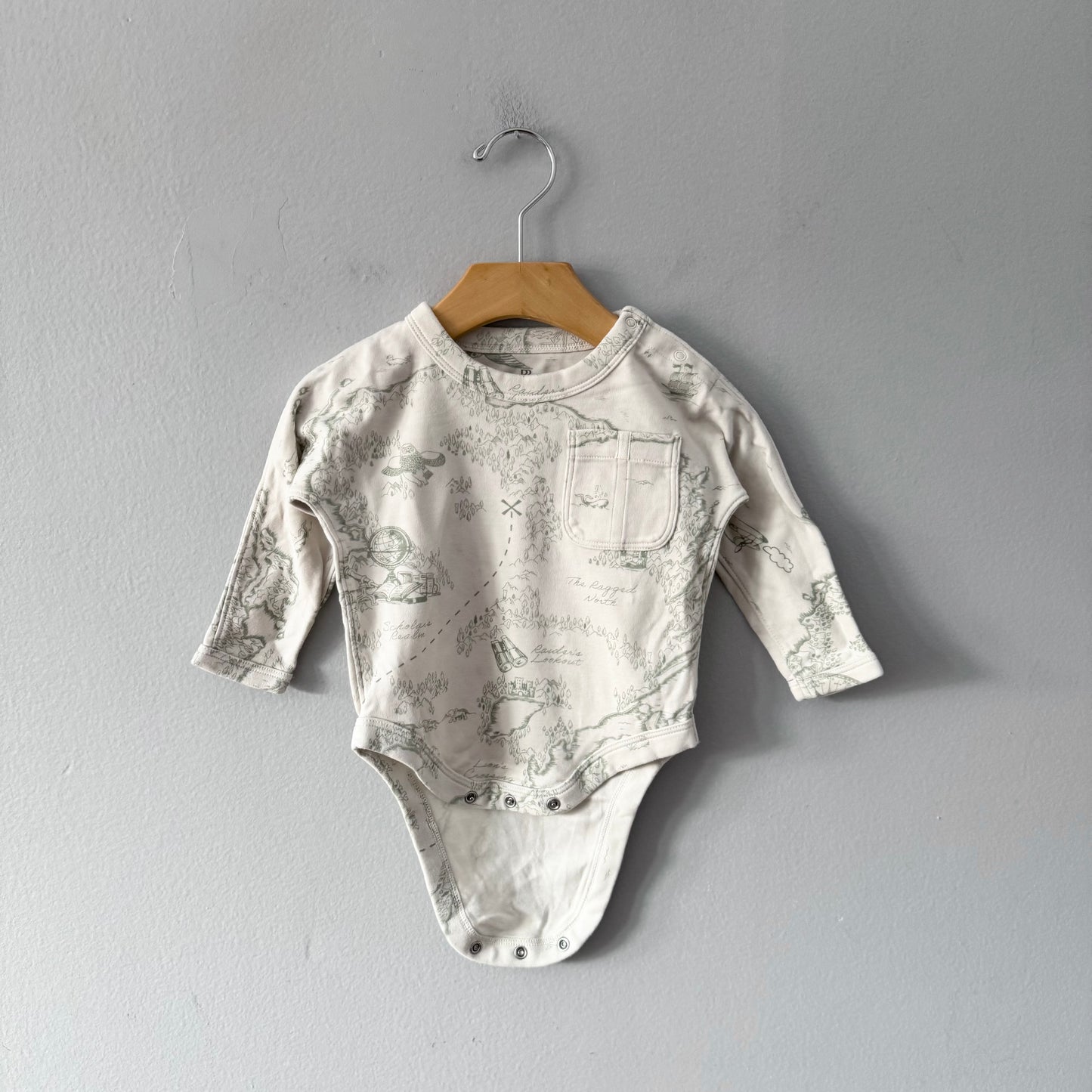 BR Baby	/ White x light green long sleeve onesie / 12-18M