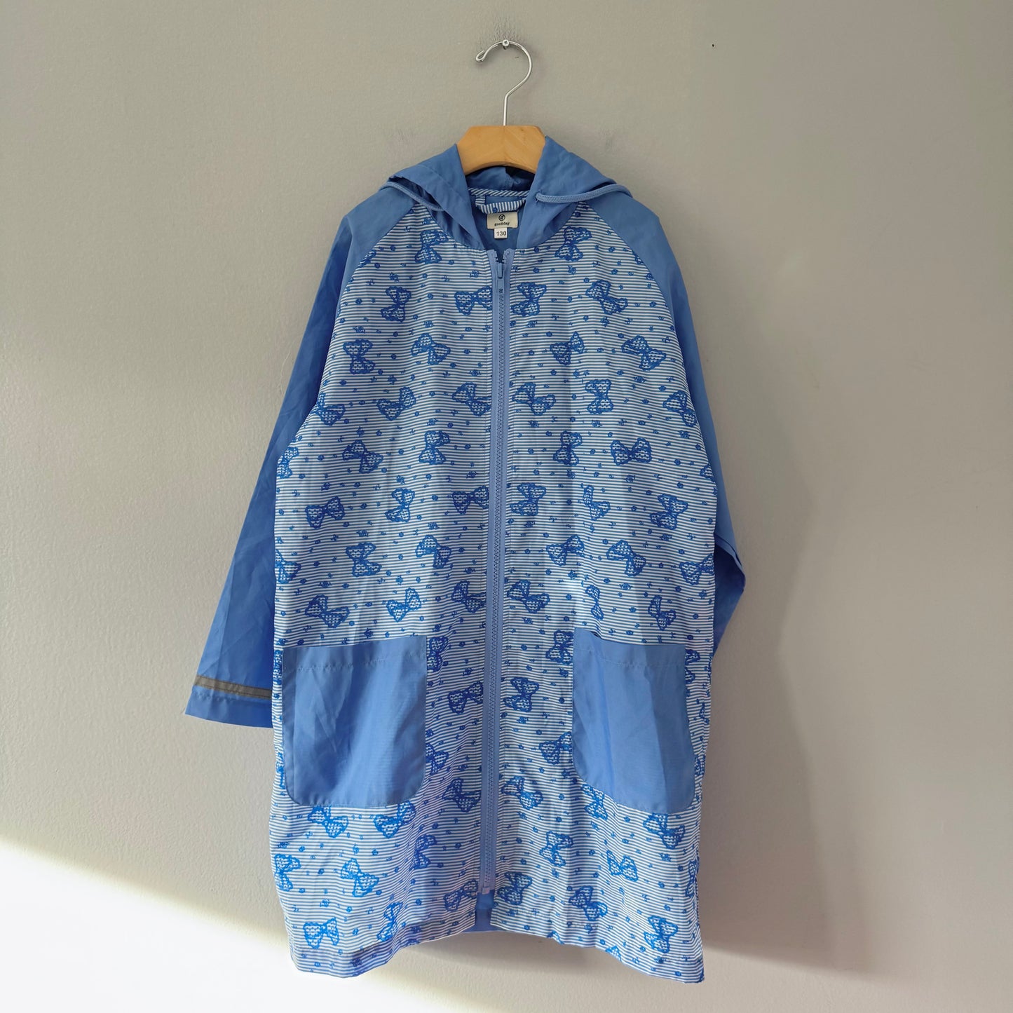 No brand / Light weight rain coat / 8Y