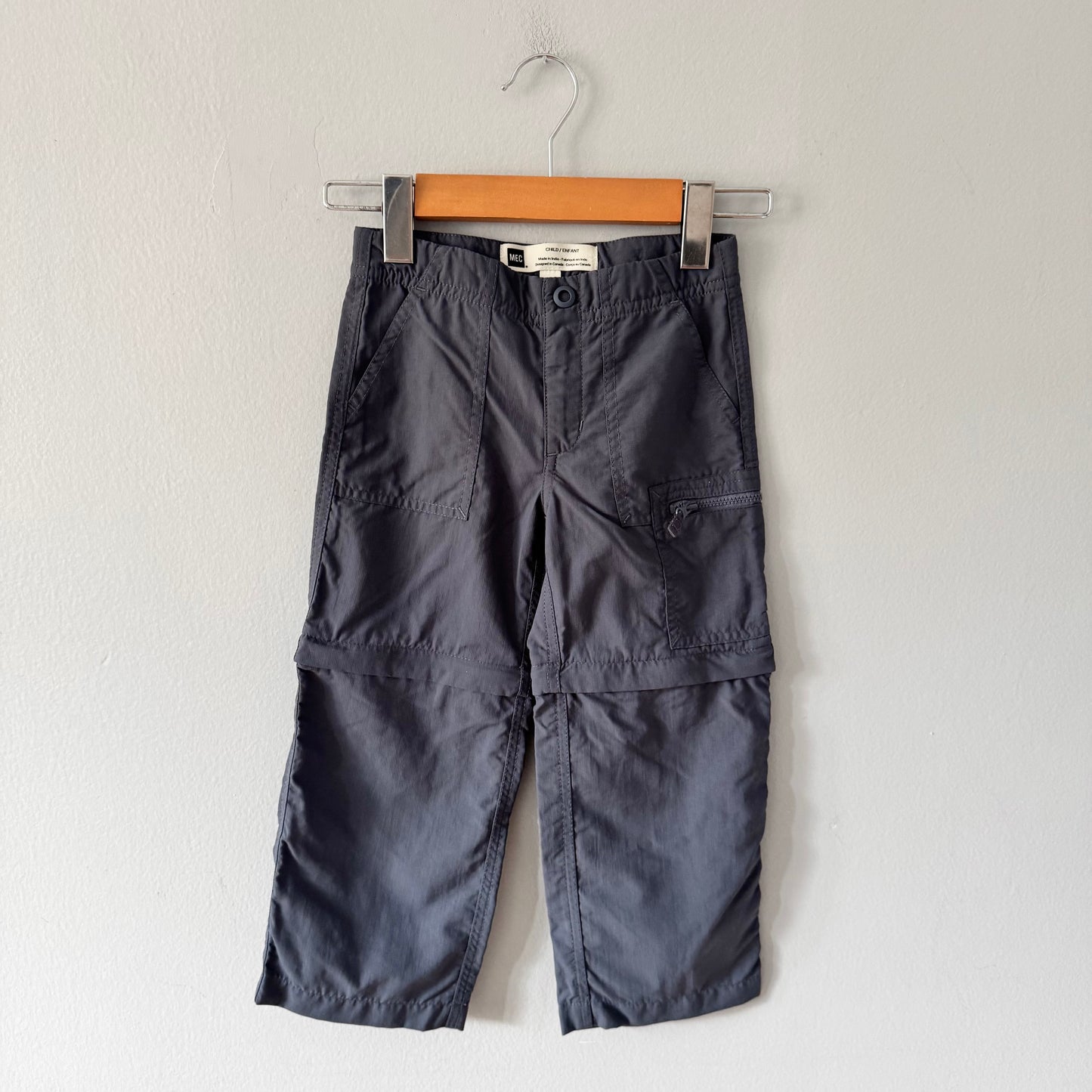 Mec / Grey nylon pants / 4Y