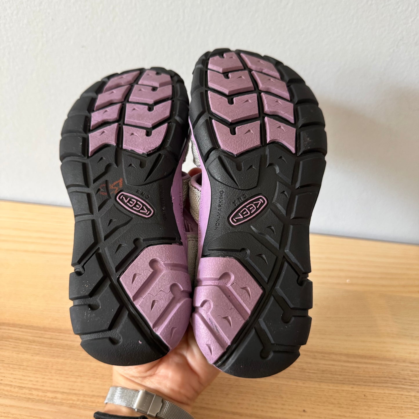 Keen / Sandals / J1