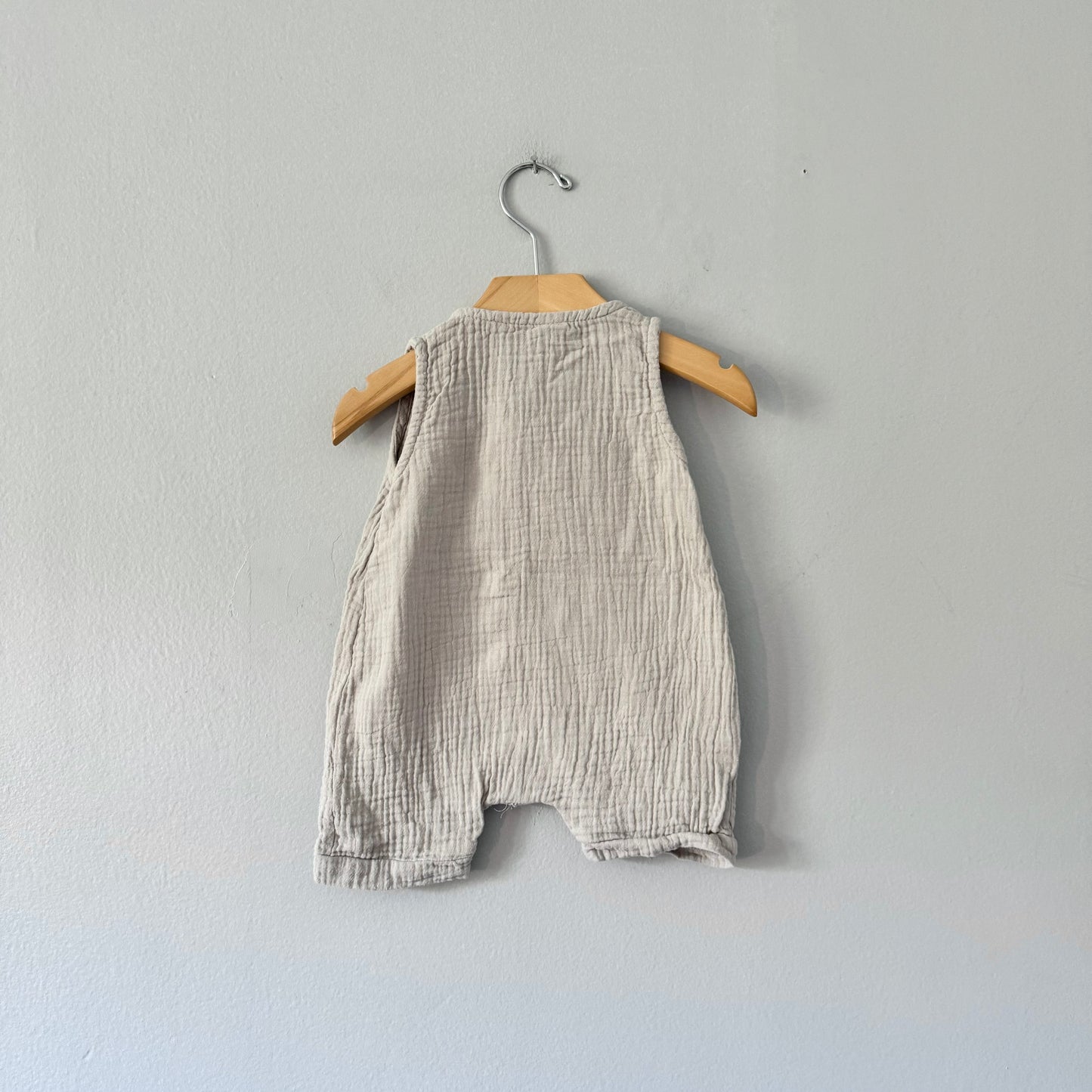 No brand / Beige muslin tank romper / 3-6M