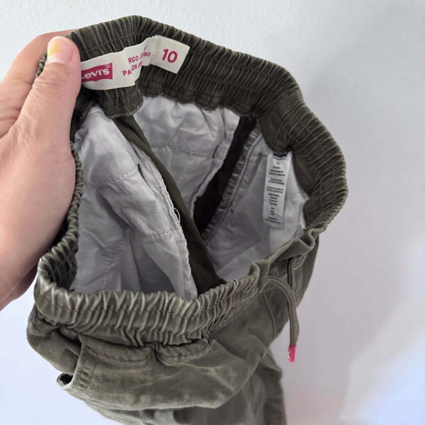 Levi's / Khaki cargo pants / 10Y