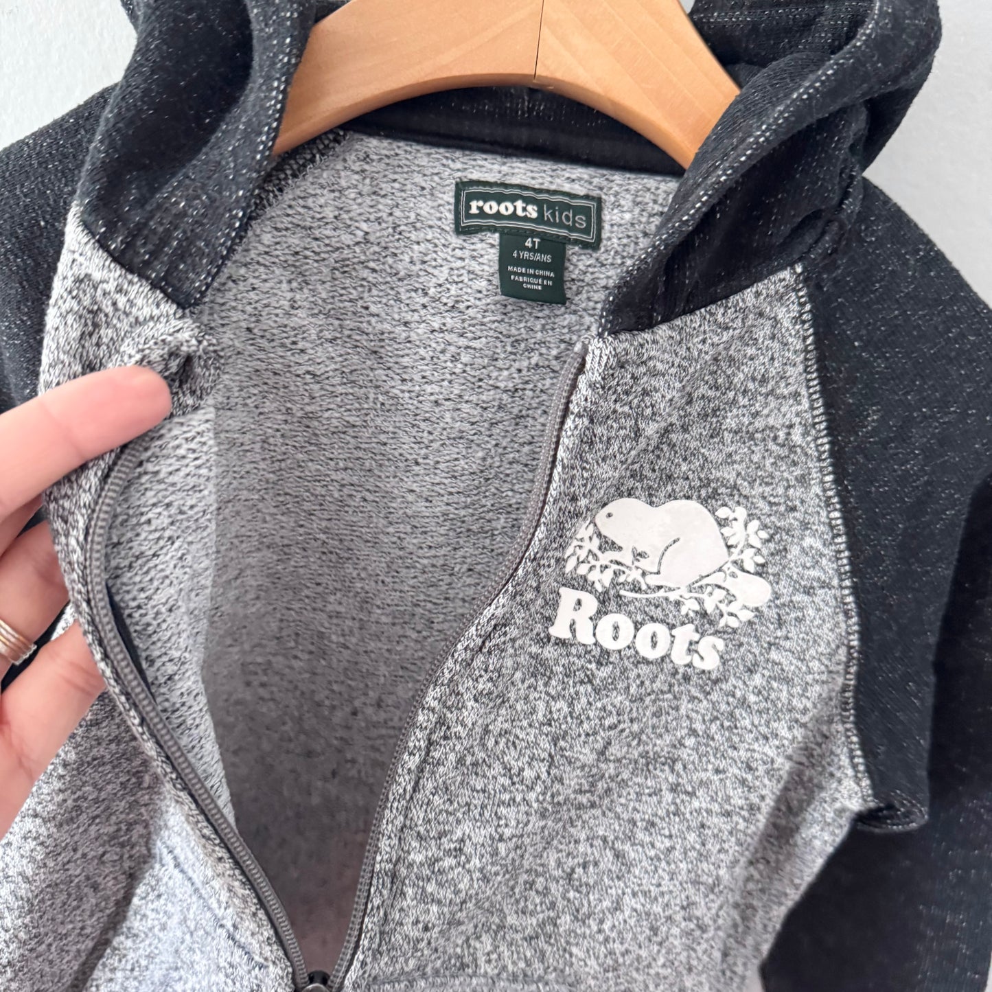 Roots / Black x salt and pepper zip up hoodie / 4T