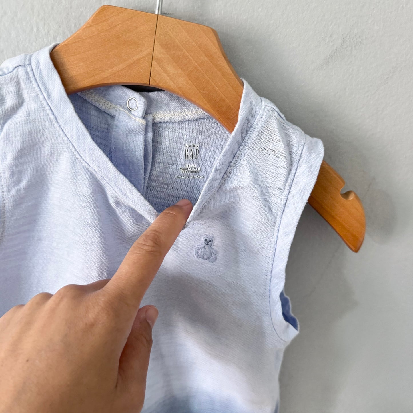 Gap / Blue x navy tank romper / 18-24M