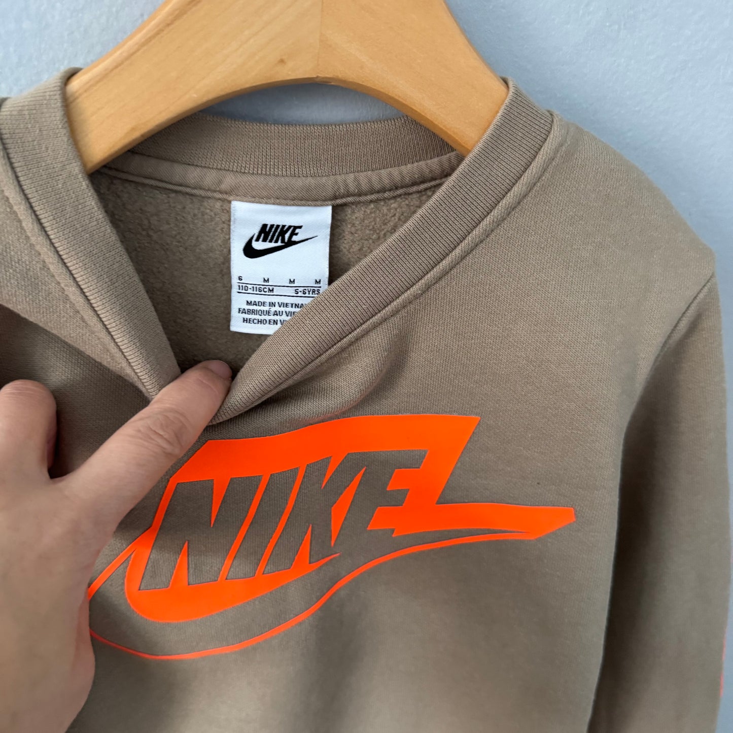 Nike / Camel brown x orange sweatshirt / 5-6Y