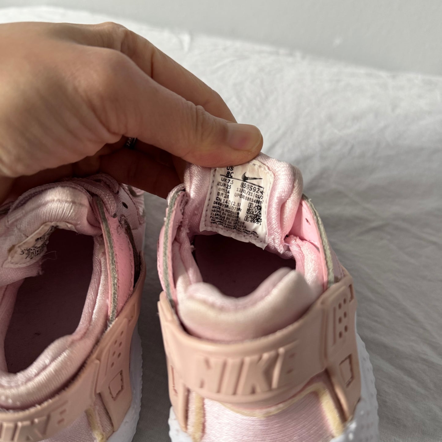 Nike / Air Huarache / Running Shoes / US8