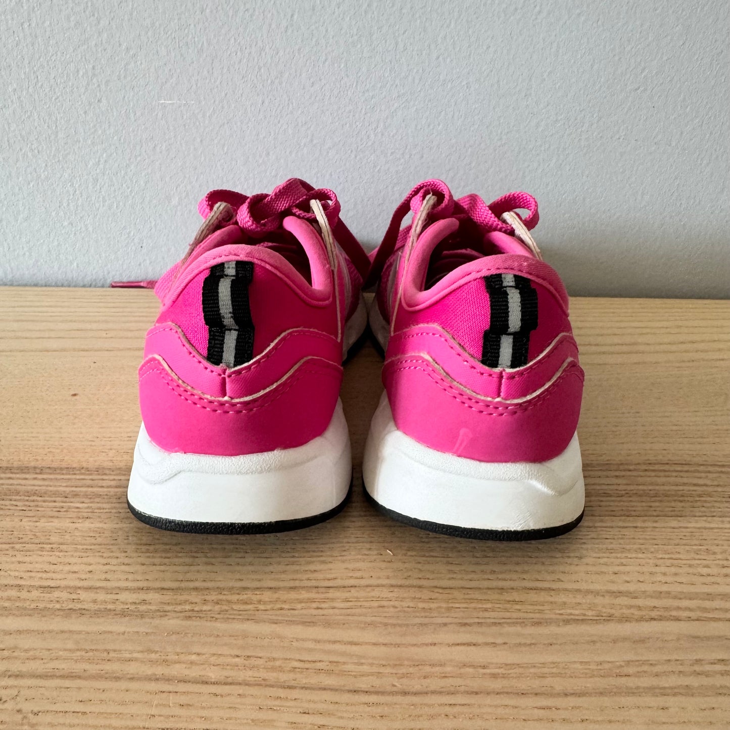 New Balance / Pink sneaker / US13