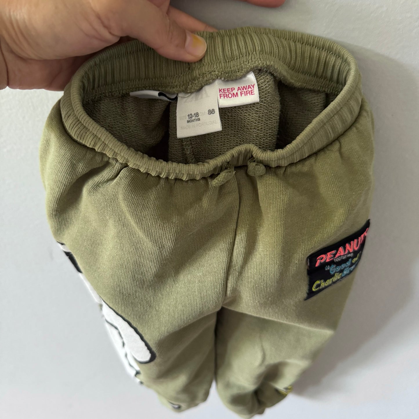 Zara x Snoopy / Khaki sweatshirt & pants set / 12-18M