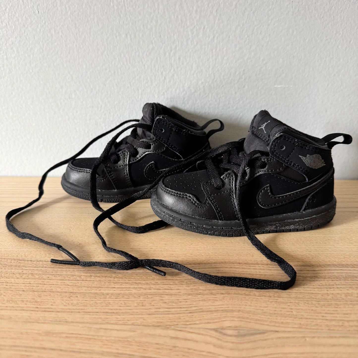 Nike / Sneaker / US6
