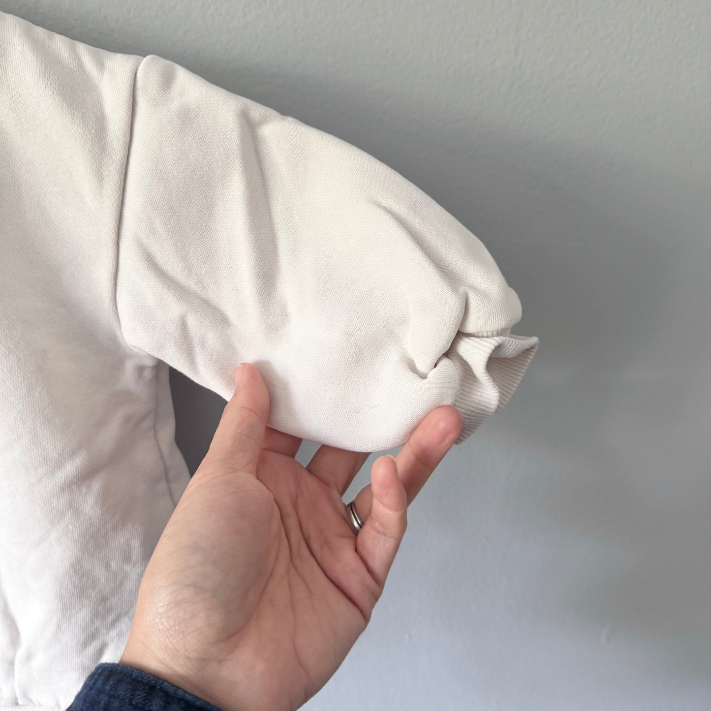 H&M / Miffy white sweatshirt / 12-18M