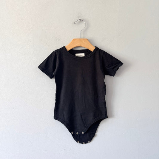 Mini mioche / Black short sleeve onesie / 18-24M
