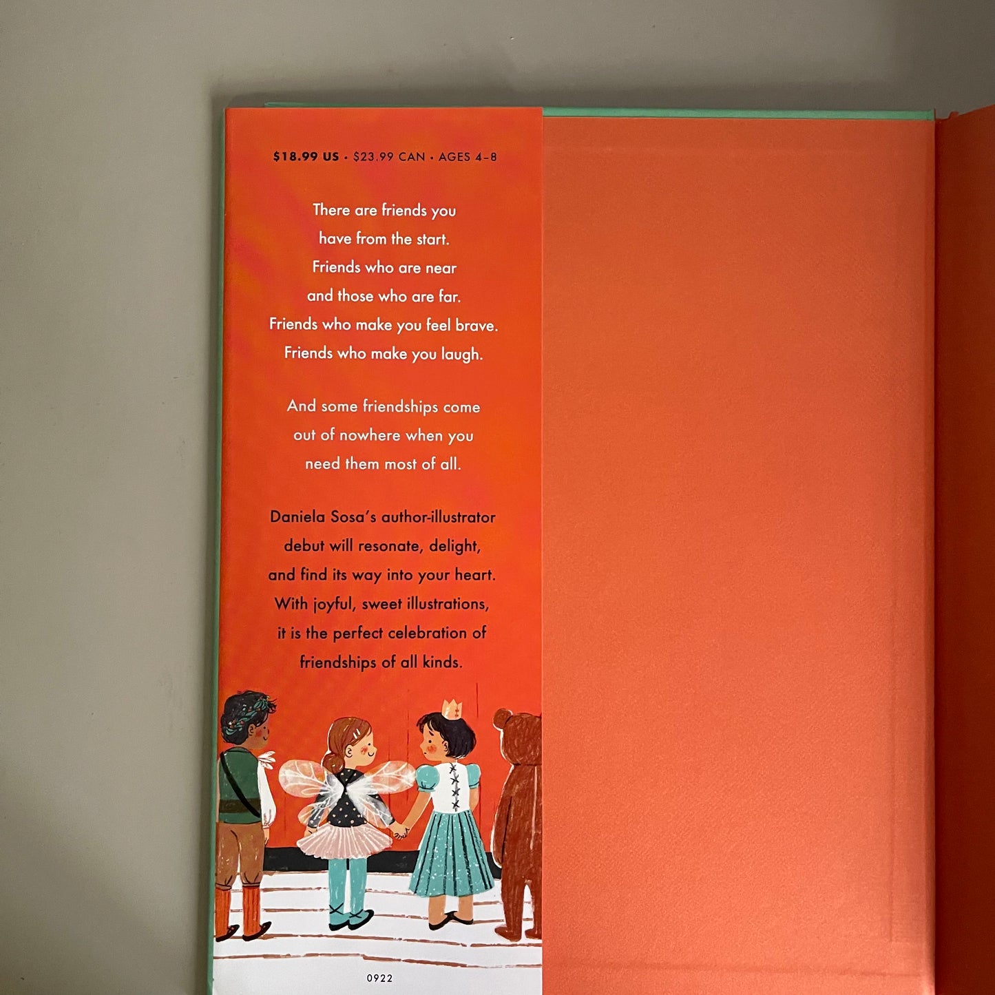 [Brand New] Friends / Daniela Sosa