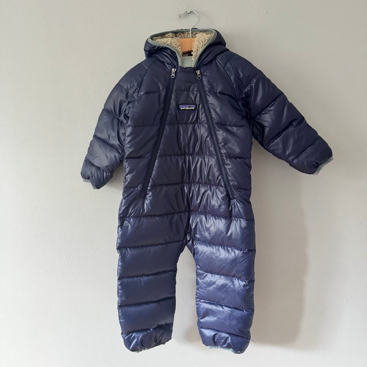 Patagonia / Navy bunting suit / 6-12M