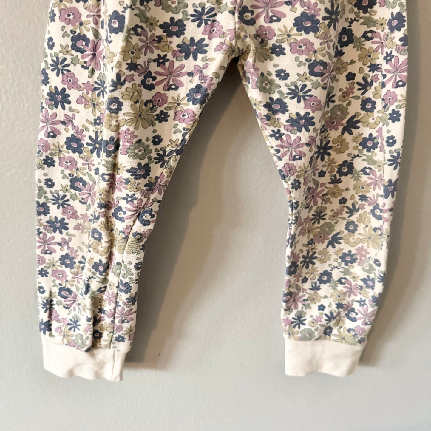 Unknown brand / Floral pajama set / 4-5Y