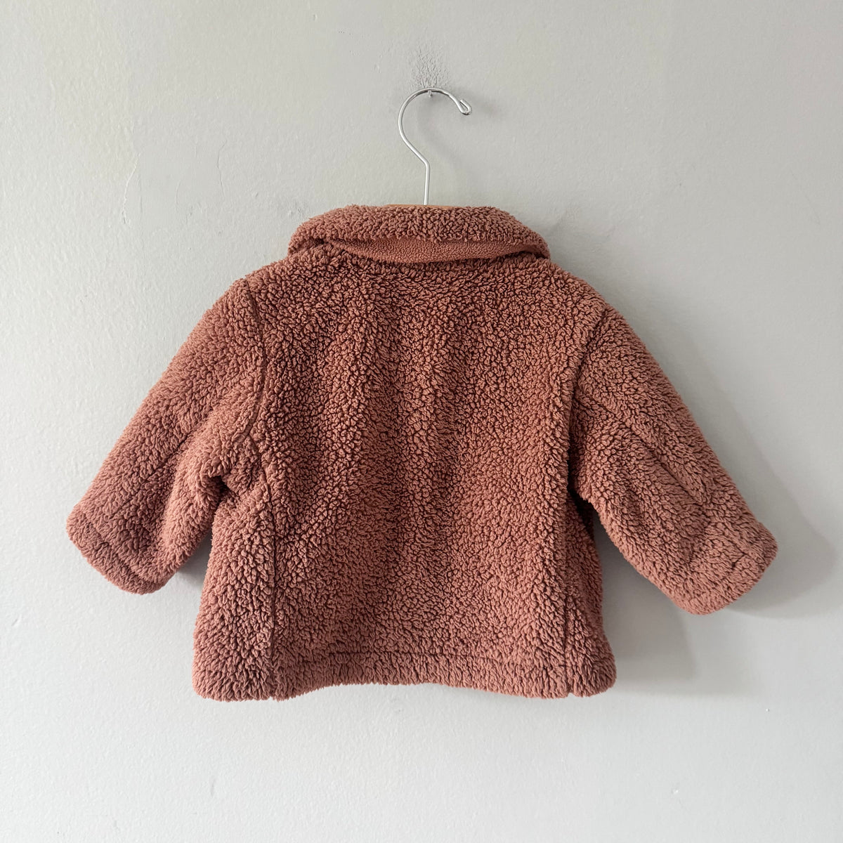 Uniqlo / Brown sherpa jacket / 12-18M