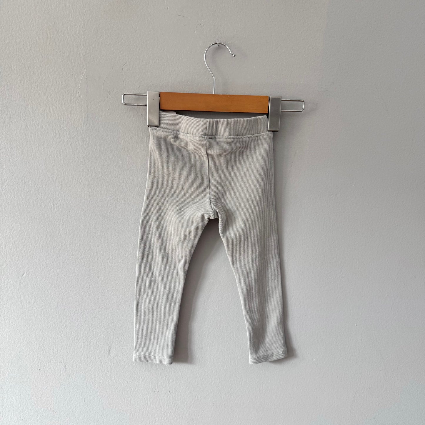 Zara / Light green ribbed leggings / 3Y