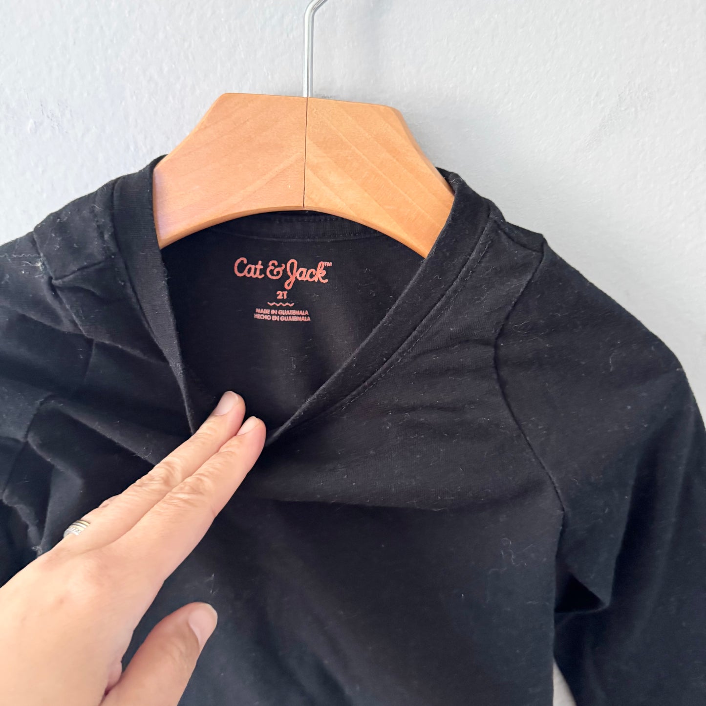 Cat & Jack / Black long sleeve / 2T