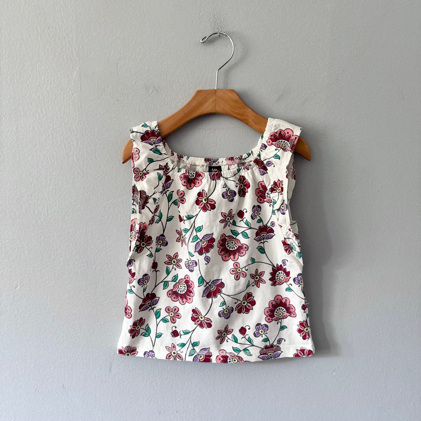 Tea / White x floral tank / 3Y
