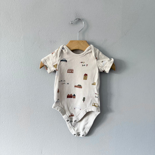Mamas & Papas / Beige onesie / 3-6M