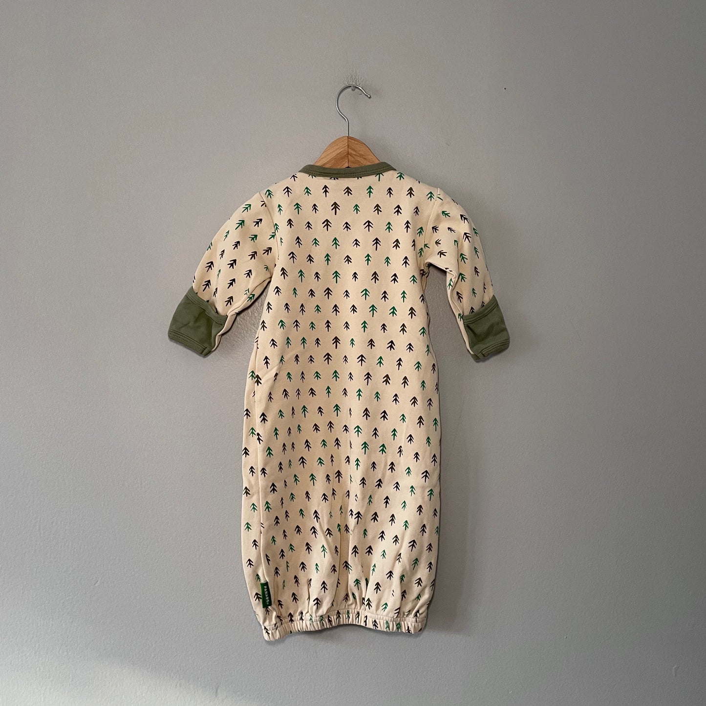 Parade Organics / Beige long sleeve gown / 3-6M