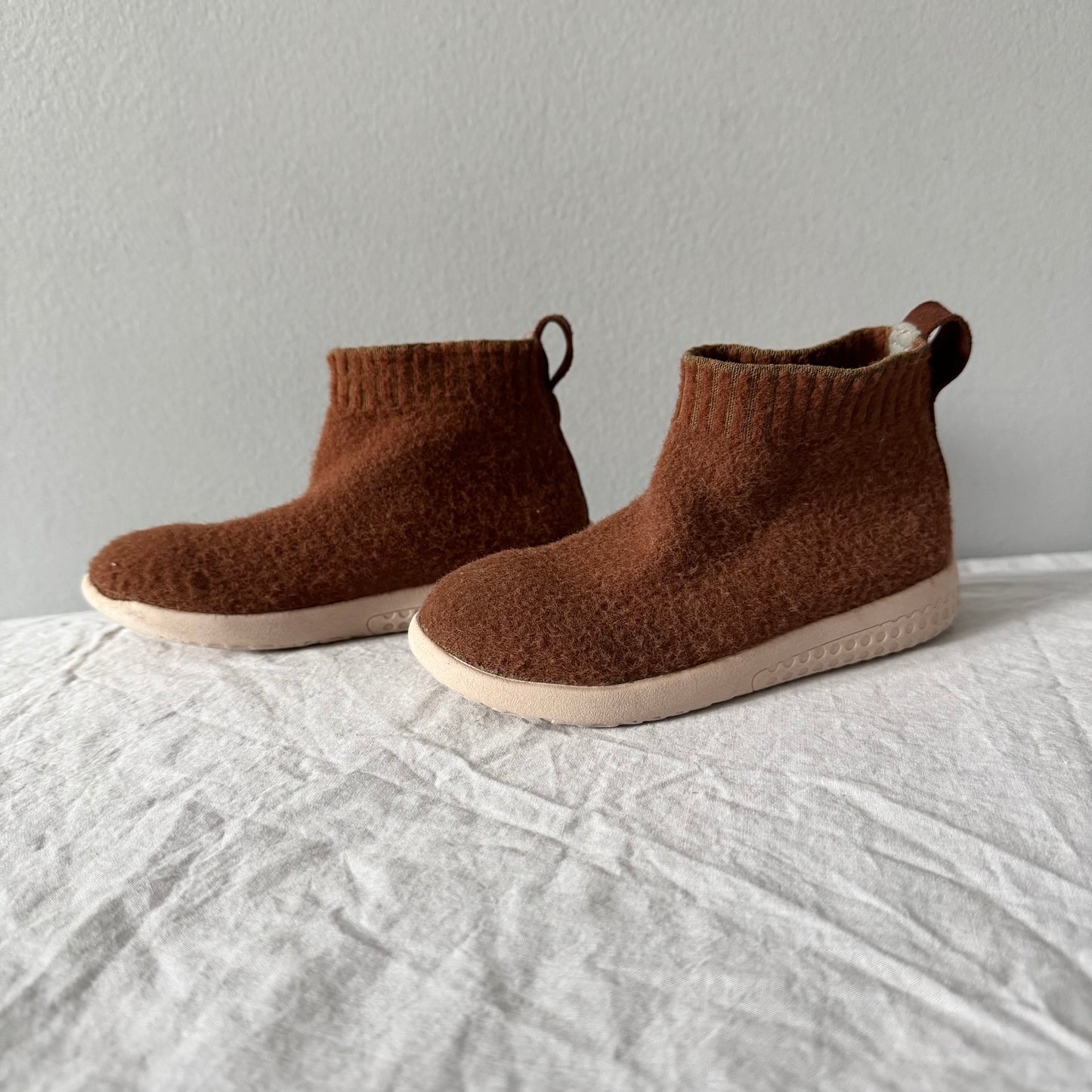 Hey Folks / knit boots / US9