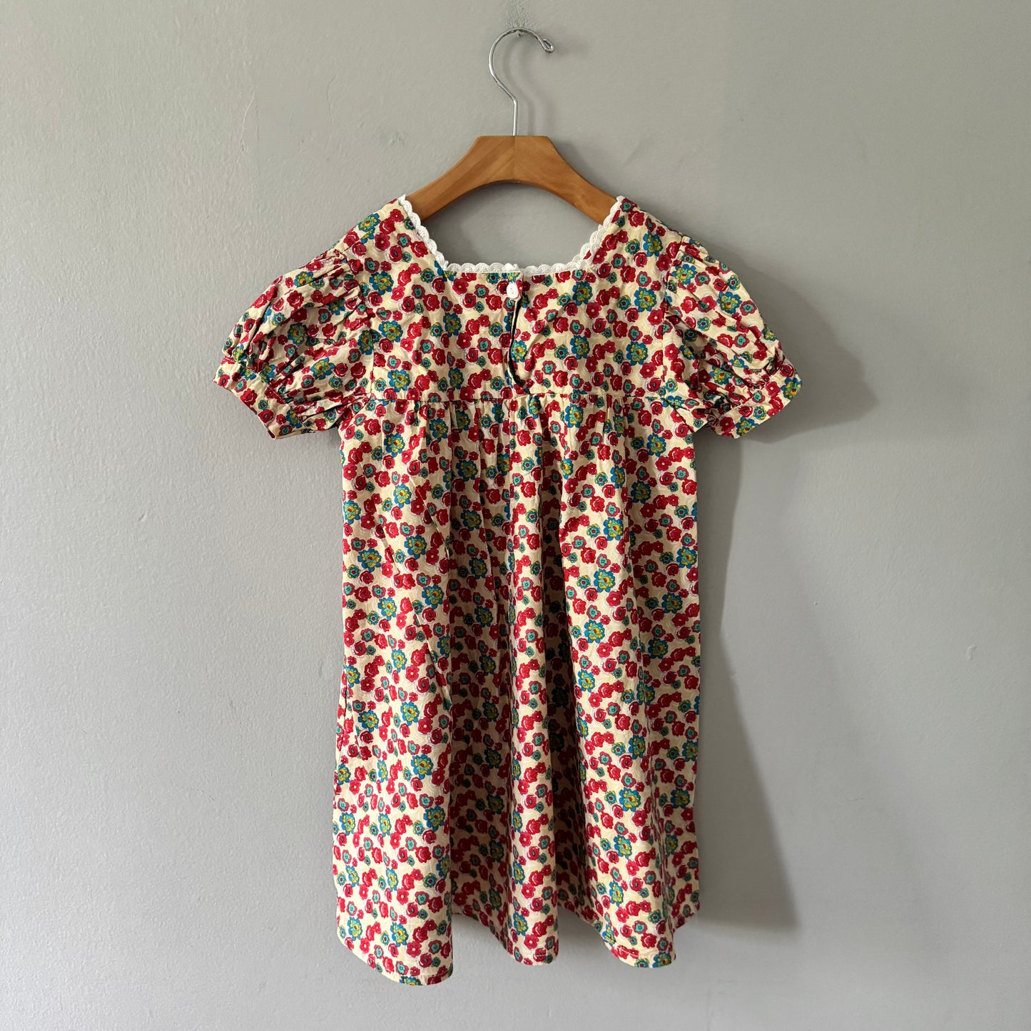 No brand / Beige x red flower blouse dress / 6Y