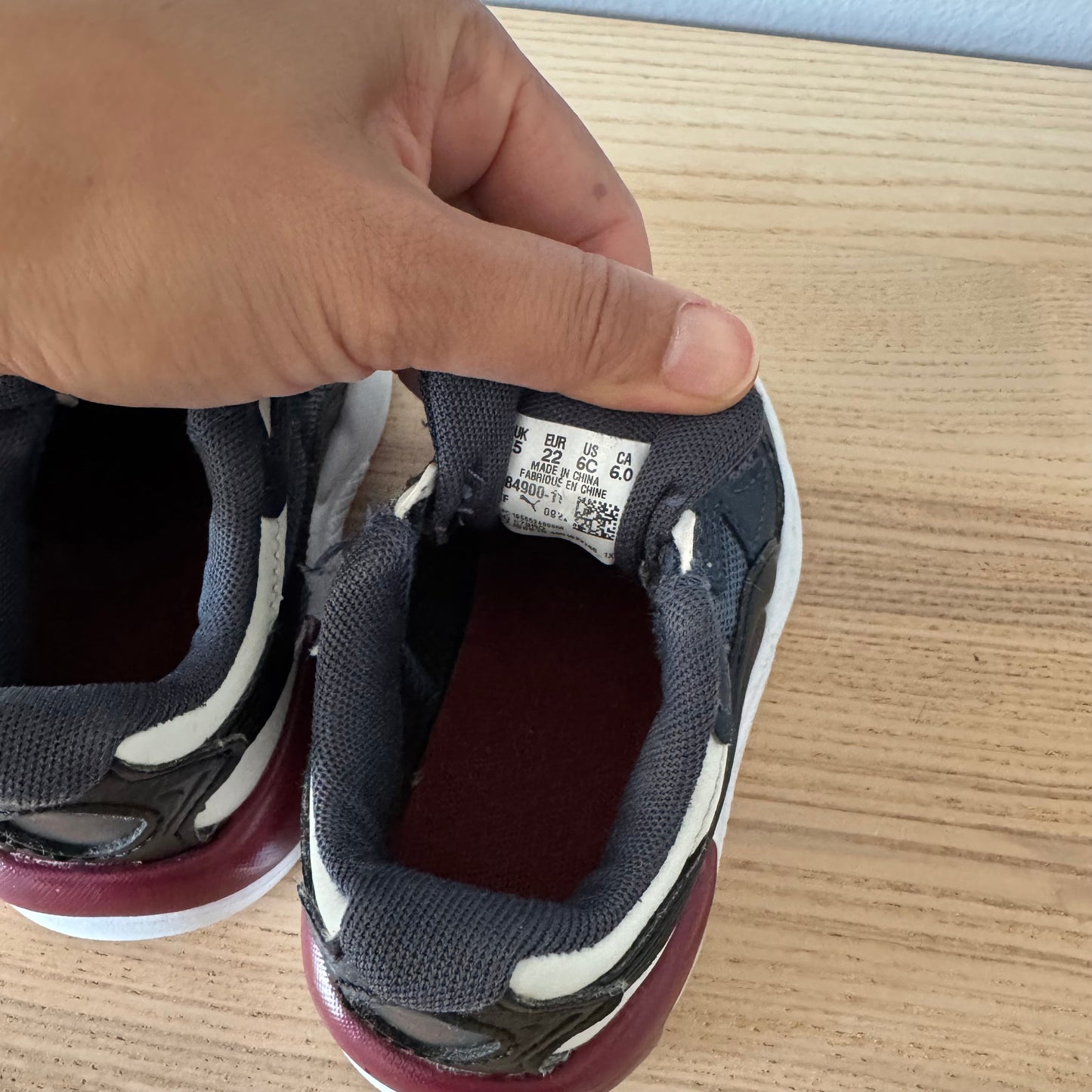 Puma / Sneakers / US6