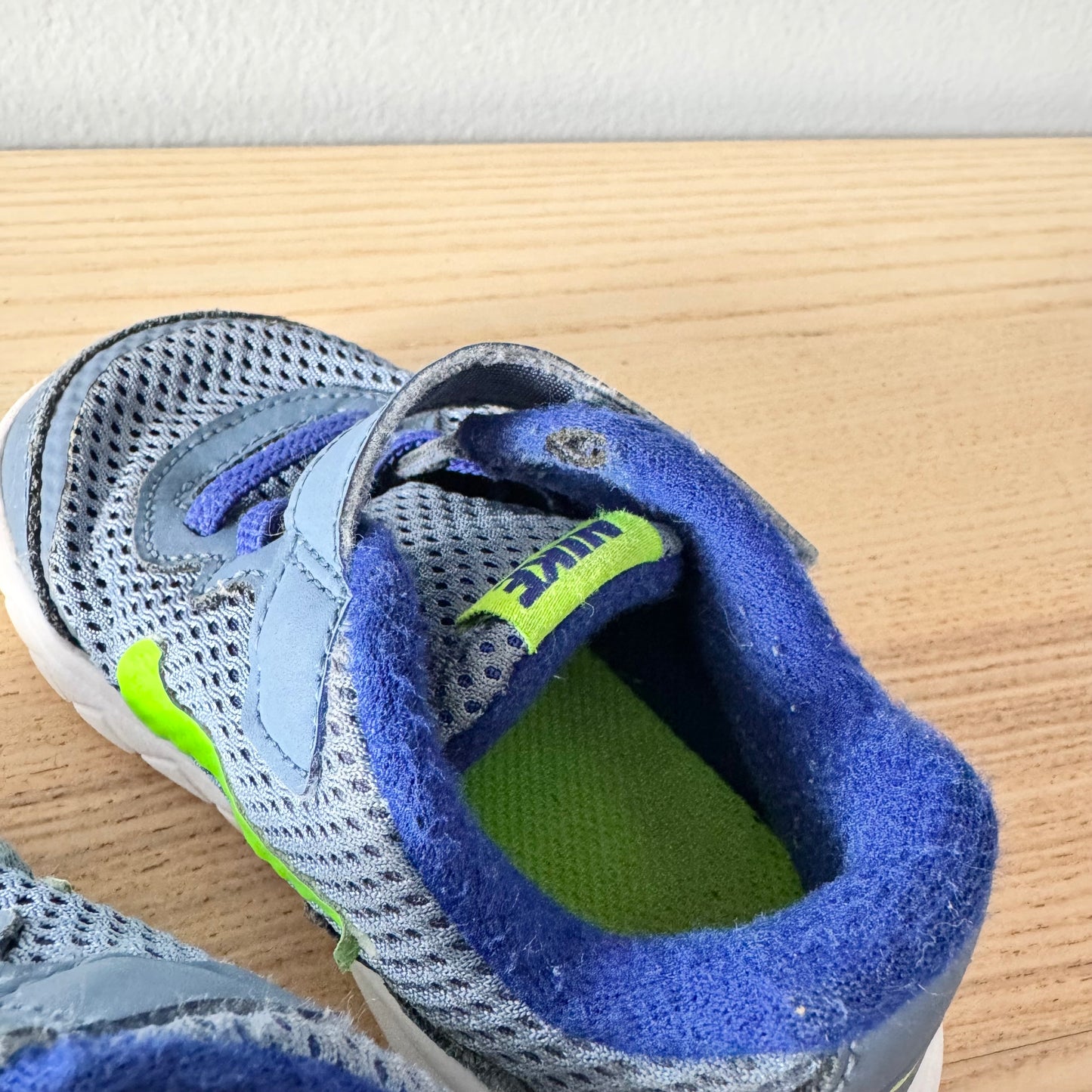 Nike / Sneakers / US7