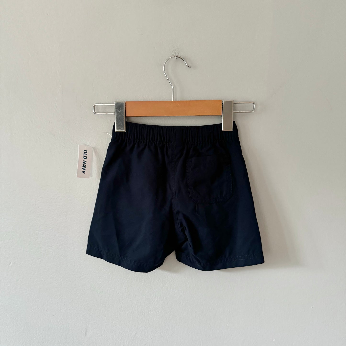 Old Navy / Navy swim trunks - New with tag / 2T