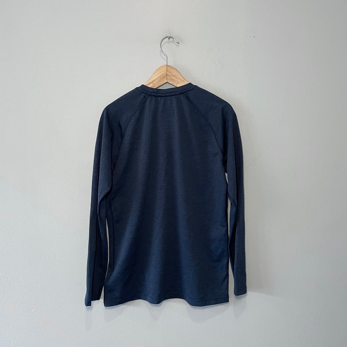 Mec / Dry fit long sleeve shirt / 8Y