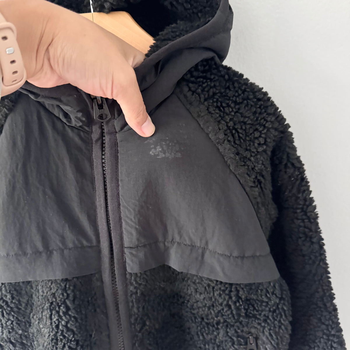 Gap / Black sherpa x nylon zip up jacket / 4-5Y