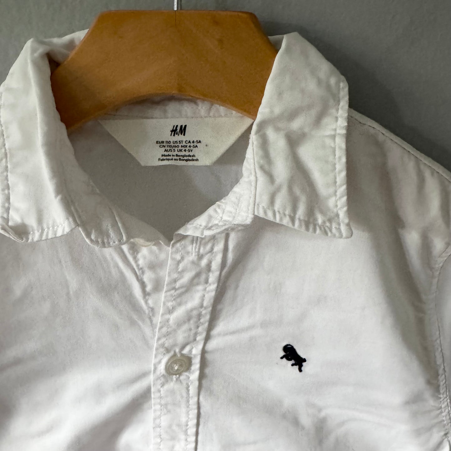 H&M / White shirt / 4-5Y