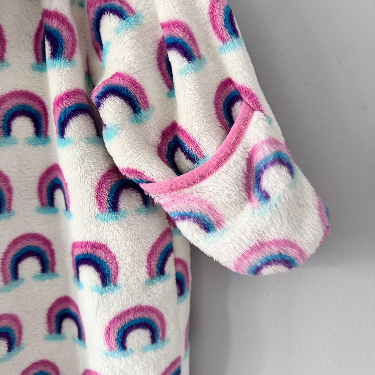 Hatley / White x rainbow fleece bunting / 18-24M