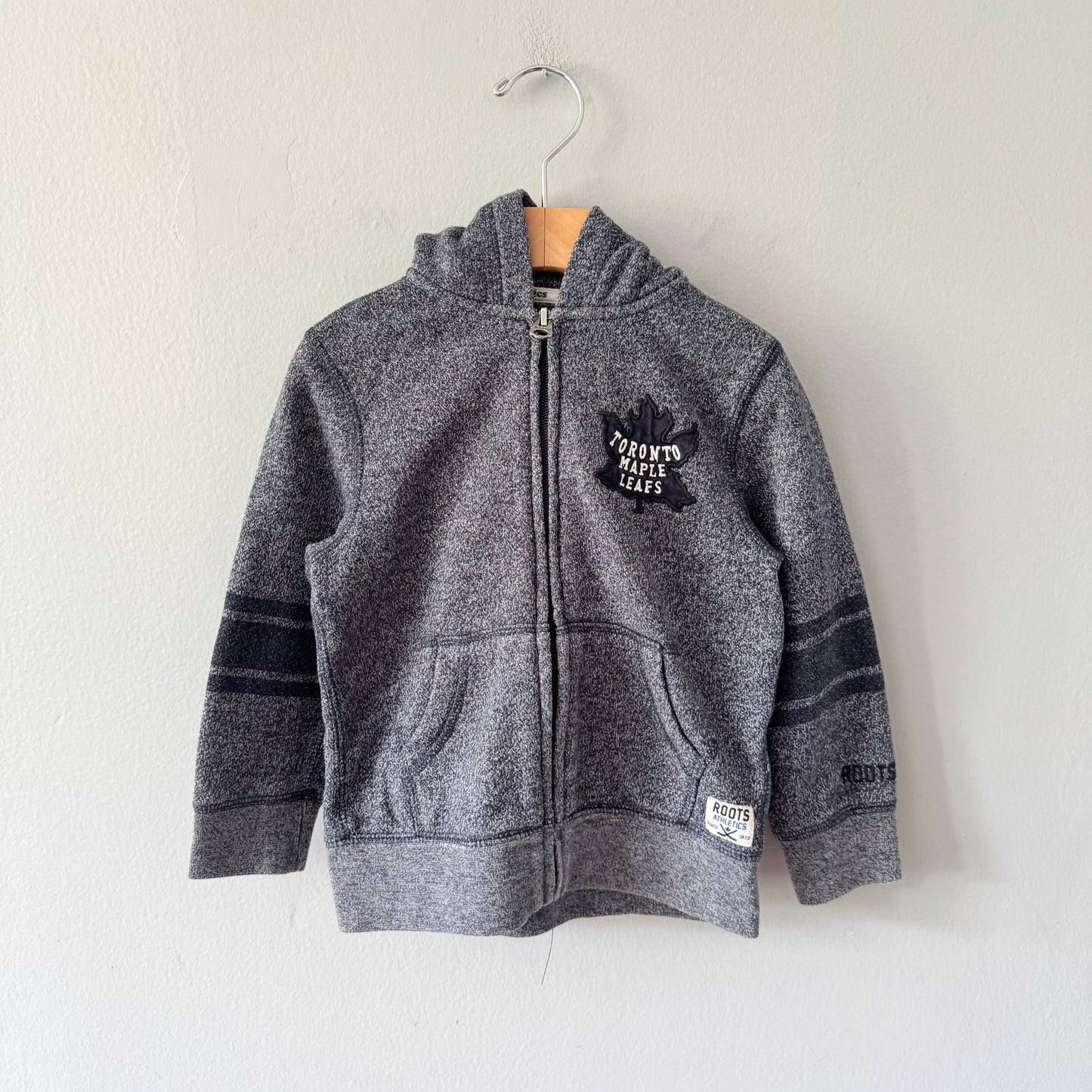 Roots x Toronto Maple Leafs / Zip up hoodie / 4T